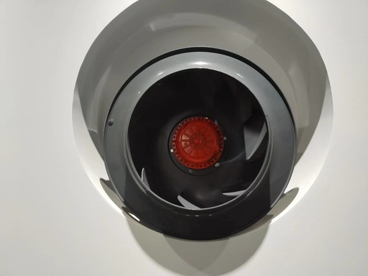 0.22kW IP54 مروحة طرد مركزي منحنية للخلف 315 مم مع حلقة مدخل طويلة