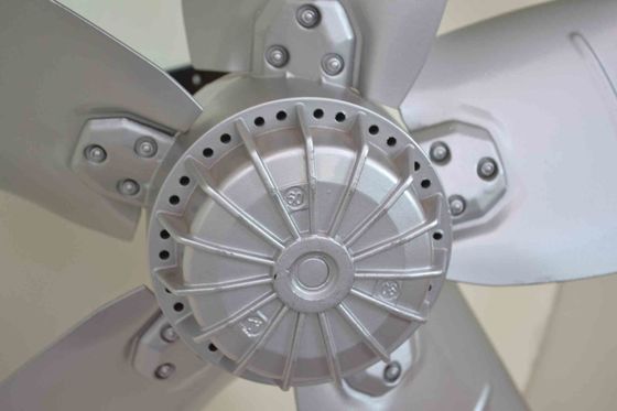 1365rpm سبائك الألومنيوم شفرة محورية مروحة الطرد المركزي 560mm بليد